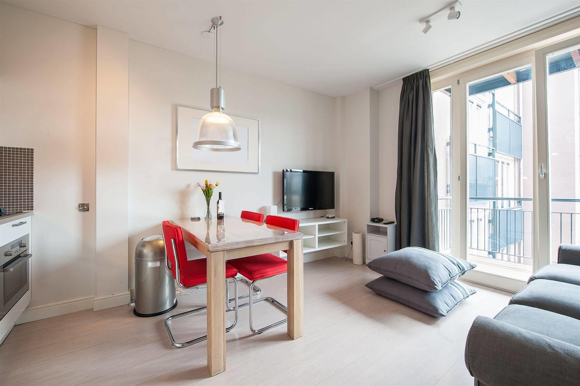 Short Stay Group Dapper Market Serviced Apartments Амстердам Экстерьер фото