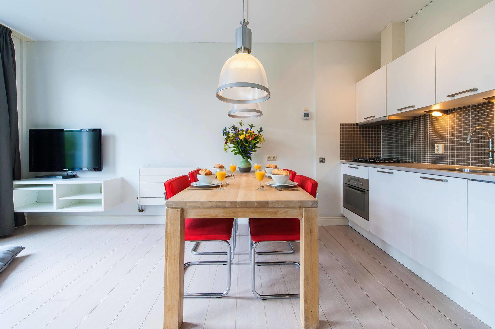 Short Stay Group Dapper Market Serviced Apartments Амстердам Экстерьер фото